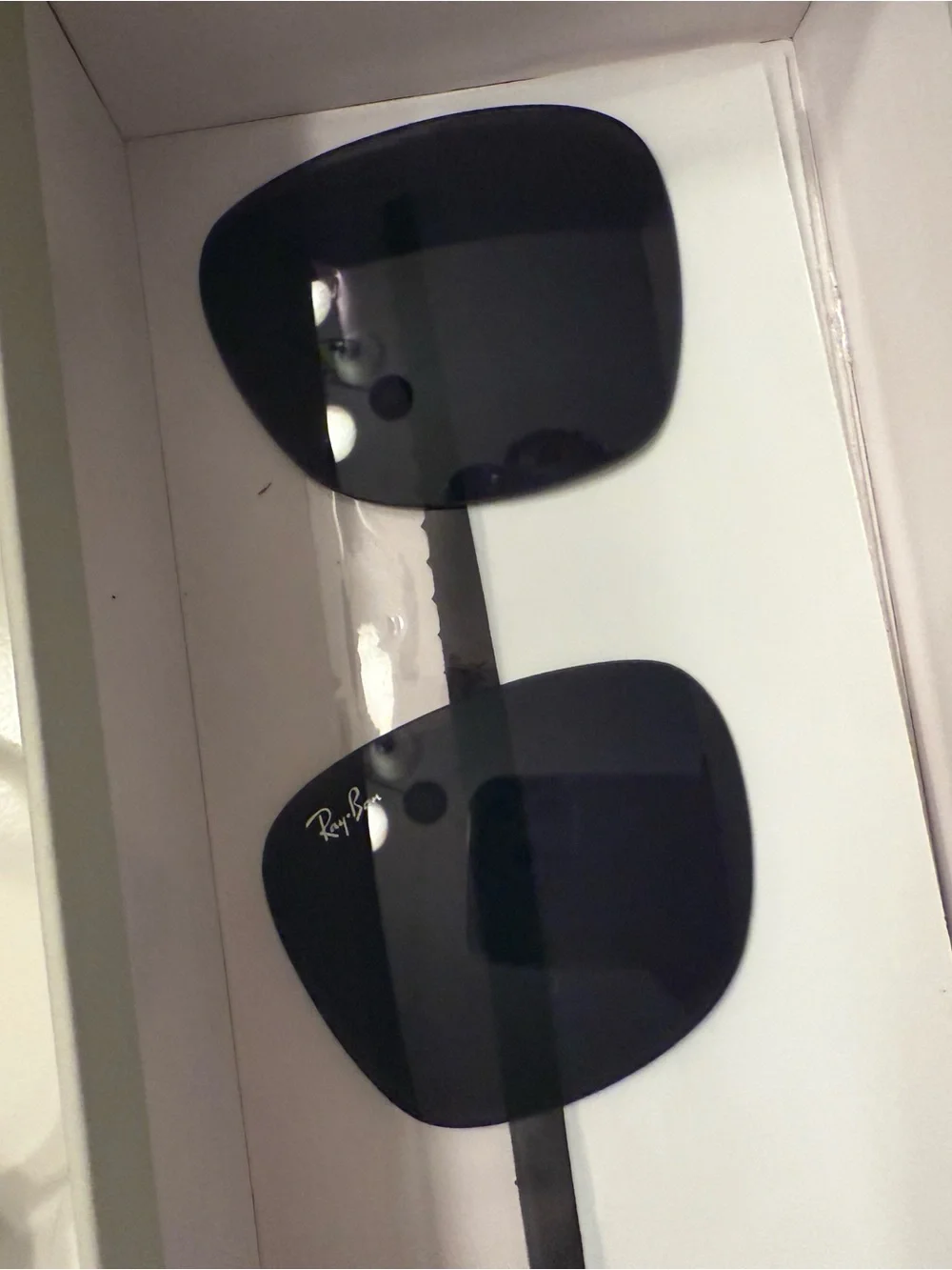 Ray-Ban Gen 1 Meta Smart Glasses with Brown Case (Light use) Open to Offers - Picture 5 of 5